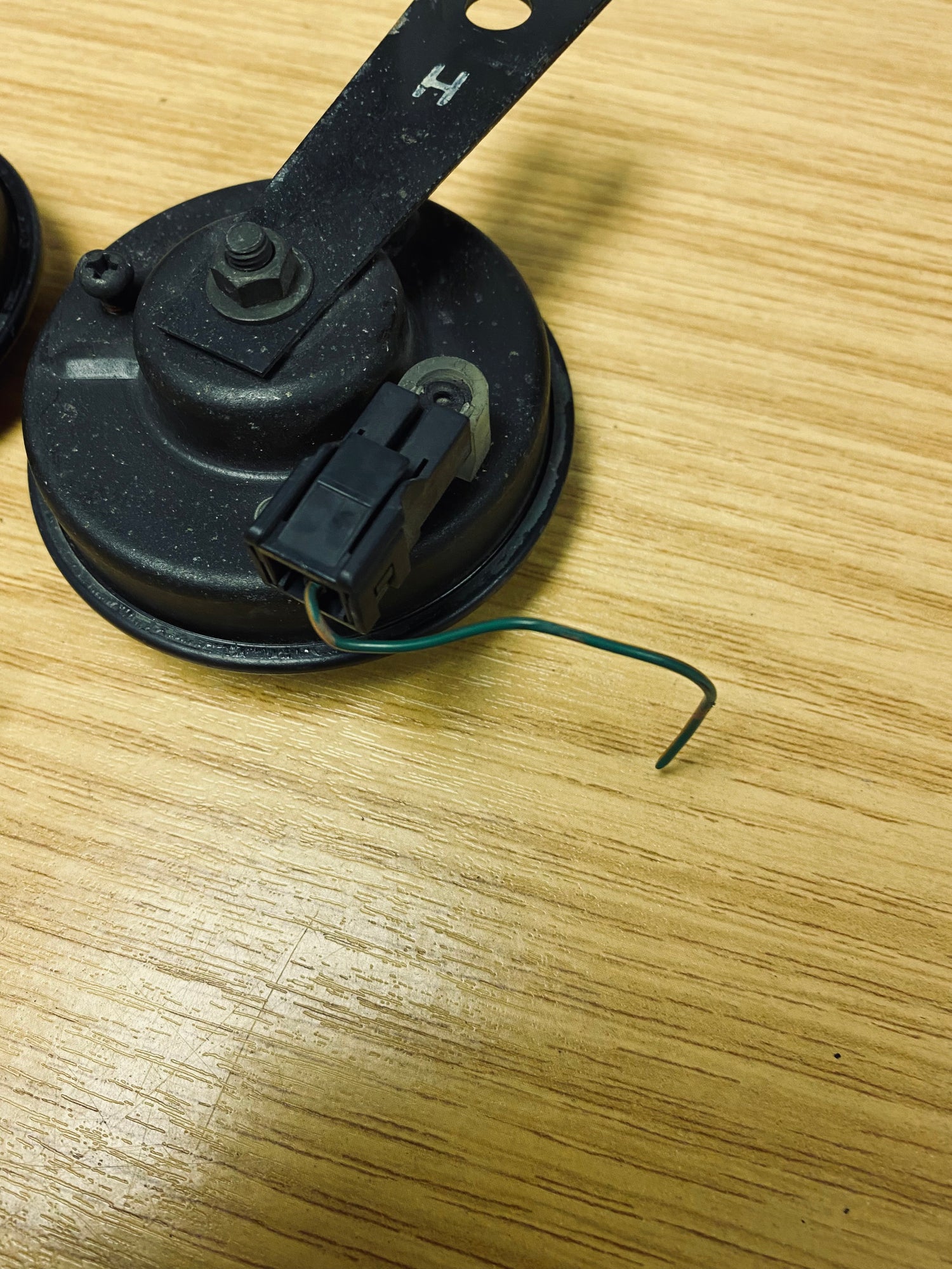Gt R R34 Horn Nissan Skyline GTR R34 BNR34 Dual Twin Horn Horns Assembly Wires Pair ...