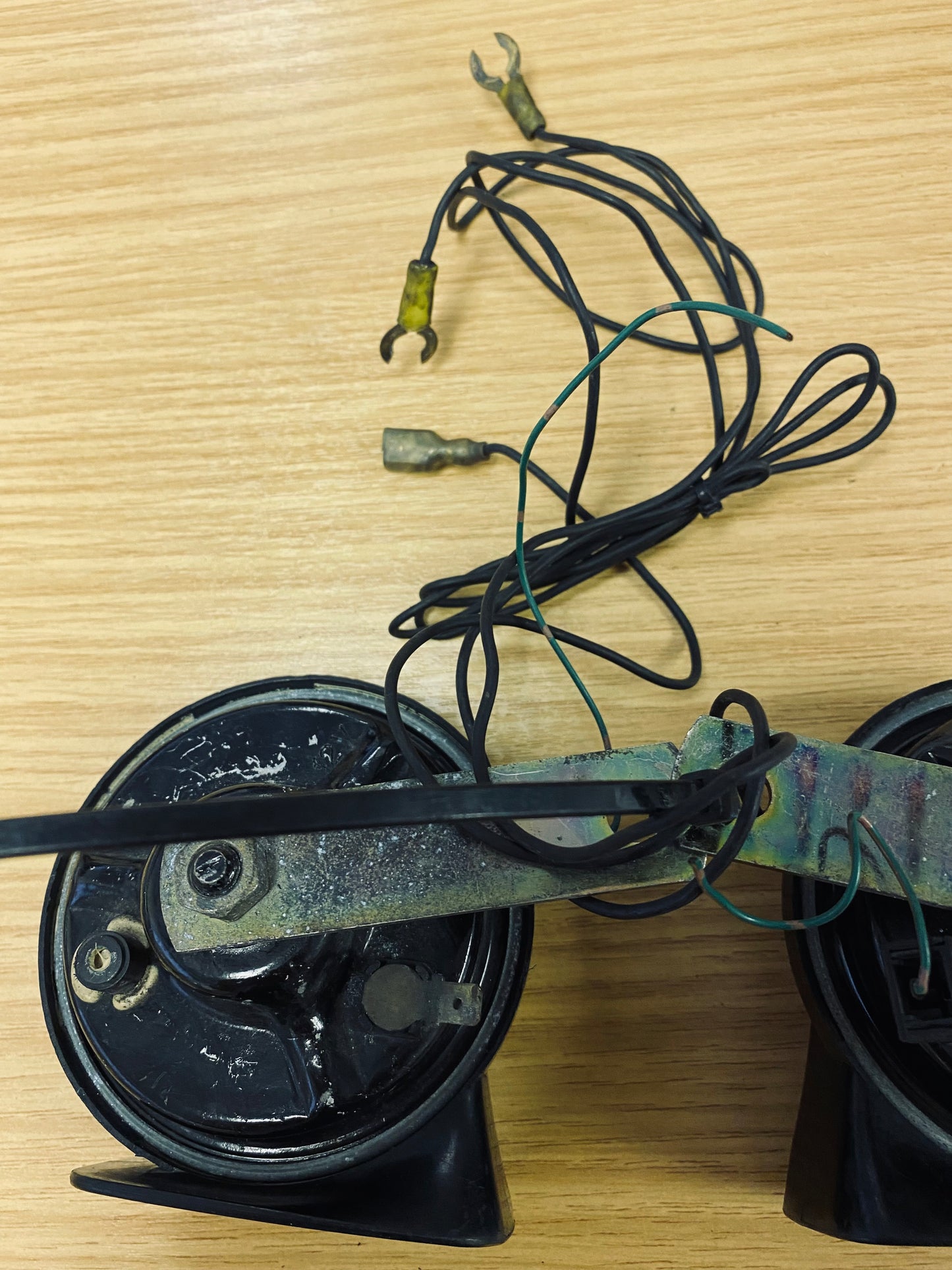 Gt R R34 Horn Dual Twin Horn Horns Assembly Wires Pair Nissan Skyline GTR R34 BNR34 ...